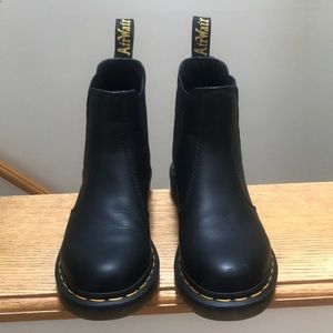 Dr. Martens 2976 Chelsea Boots